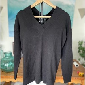 Gap black V-neck sweater